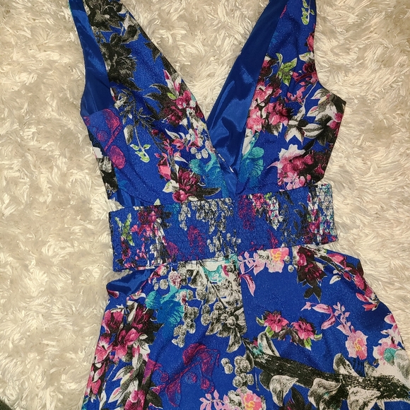 BEBE floral jumpsuut - Picture 3 of 4